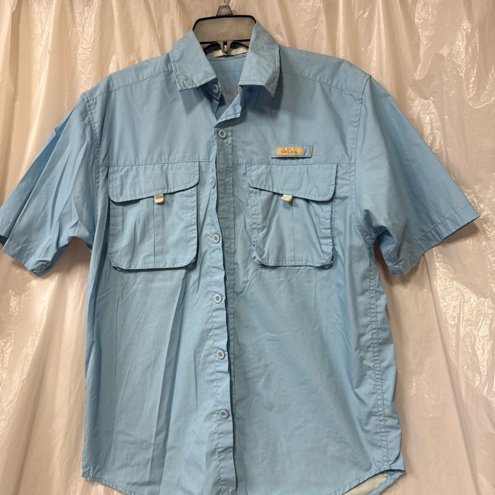 Bill Dance Men's Sky Blue Casual Button Down Shirt. Size small